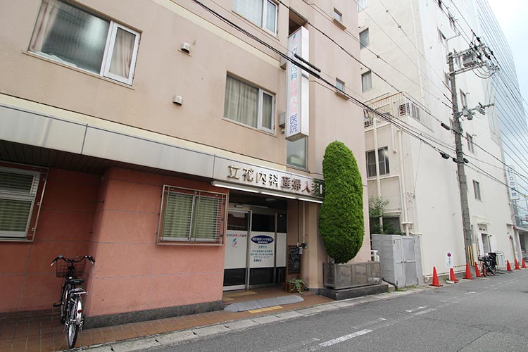 曲がってすぐ左手に当院の入り口が見えます